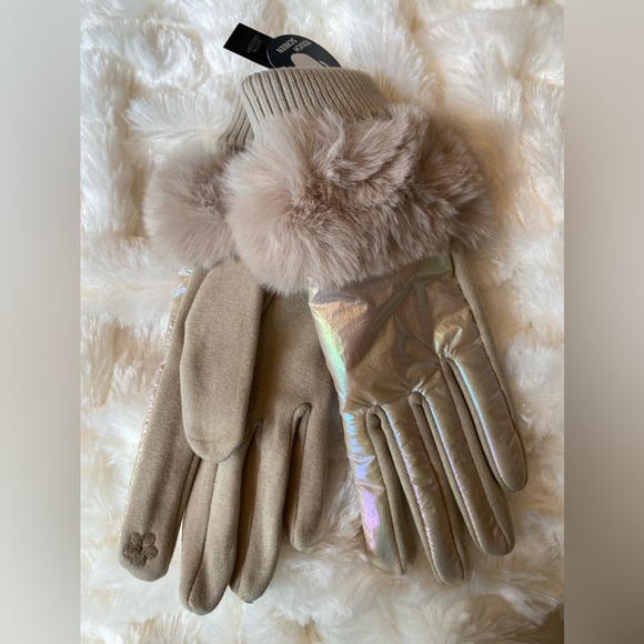 🩷LOVE~FAUX-FUR🩷Iridescent PEARLY Cream-Off White Stella Puffer Gloves🩷 - Picture 9 of 13